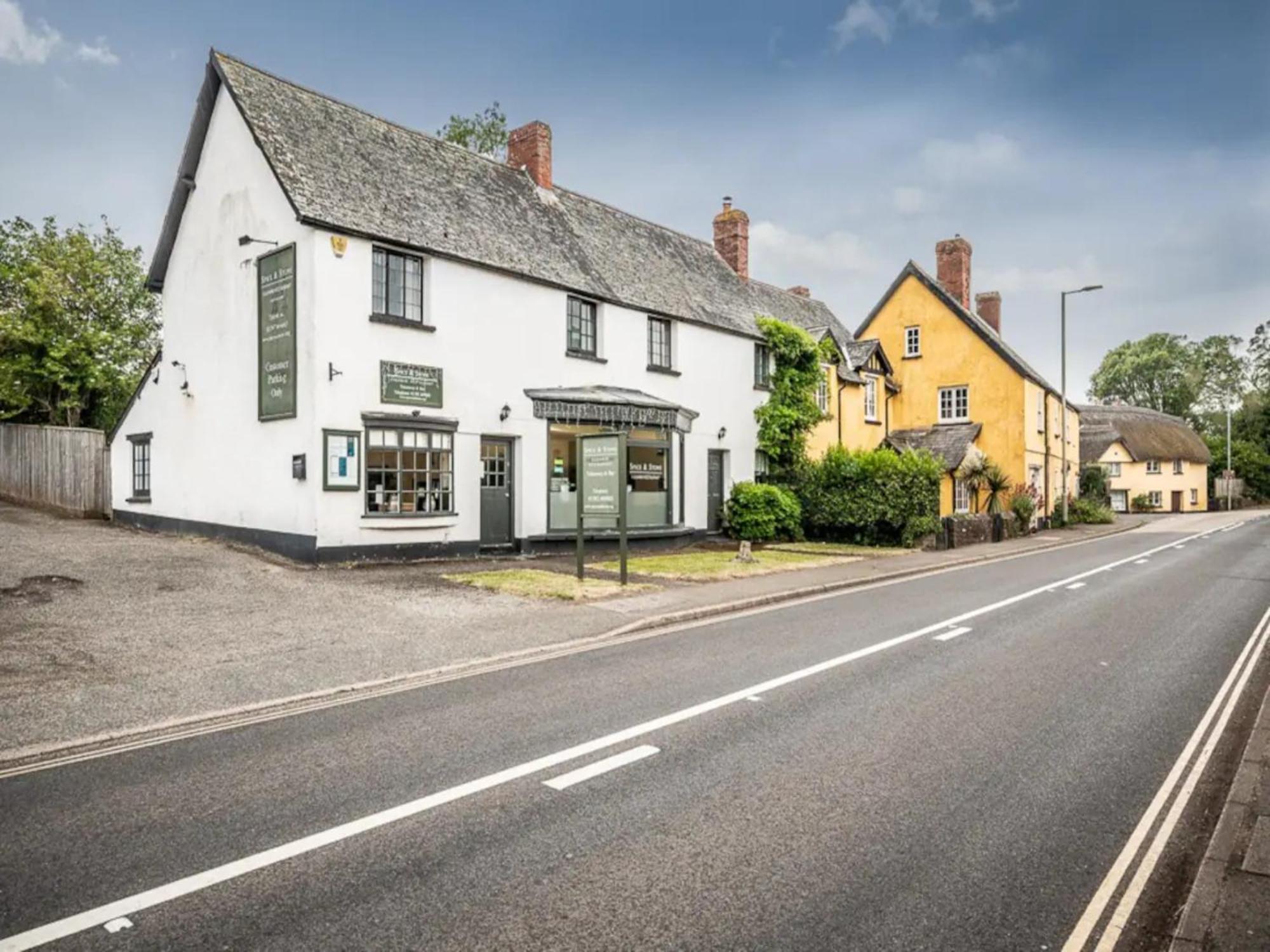 Spacious Modern Home In Picturesque Village Exeter Kültér fotó